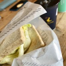 サンドウィッチ系多し。バンズや食パンなど選択肢も多い。