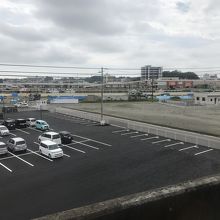 高架橋を走る東塩釜付近の風景。地震の復興中か？