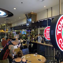 トムエントムスコーヒー (リバーシティー店)