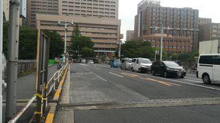 JRの上にかかる大きな橋