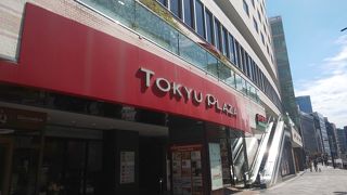 軽食店も多く入店