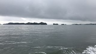 松島：松島湾、偶像化しすぎた大中小の島々からなる風景、一度で十分