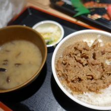 牛丼とシジミ汁