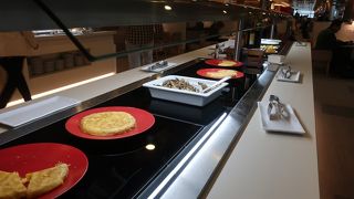 さすがに広いイベリア航空の旗艦ラウンジ