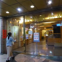 車の乗り降り時以外は、こちらの出入り口が便利