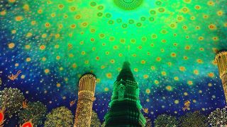 エメラルドグリーンの綺麗な天井画！