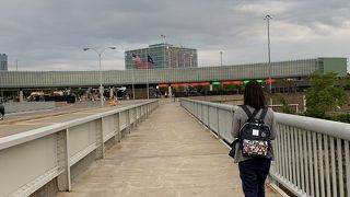 アメリカに渡れます