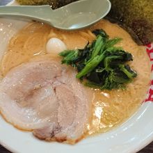 醤油ラーメン(750円)