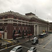 レトロな雰囲気のある駅舎