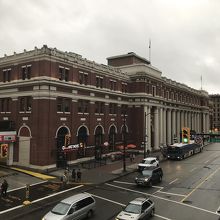 Waterfront Stationの駅舎