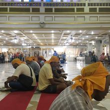 皆で、シーンと！朝飯