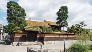 緑御殿と呼ばれる大原家の旧別邸は年に2回公開されます