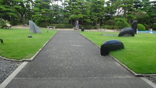 大原美術館のお庭です。