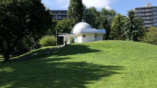 都会の中の天文台