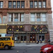 chokolate bar and restaurant です。売店だけではありません。