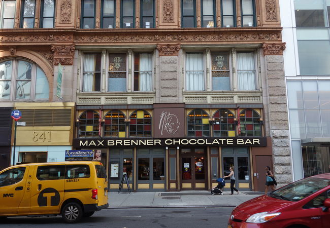 chokolate bar and restaurant です。売店だけではありません。