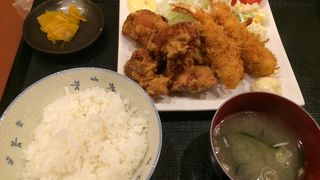 混雑しています