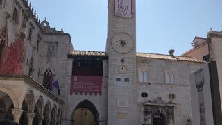 プラッツァ通りの突き当たりに