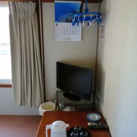 部屋のテーブル