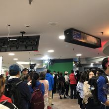 スカイロンタワーエレベーターに乗るのに15分ほど待ちました。