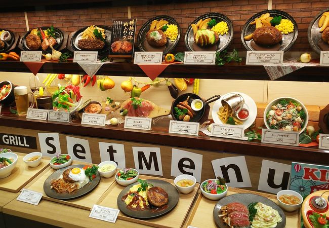 なつかしい雰囲気の洋食屋さん