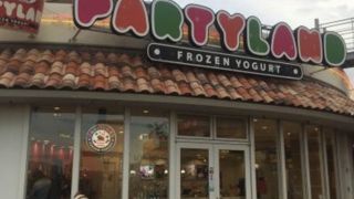 トッピングが選べるフローズンヨーグルト