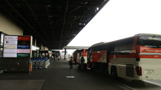 午後の成田空港第２ターミナル