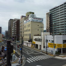 北口駅からホテルが見える