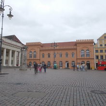 広場の様子です。