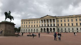 自然豊かな緑に囲まれる