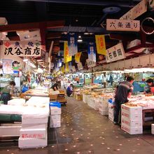 鮮魚店が充実！