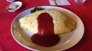 雰囲気の良い老舗洋食屋さん、だけど