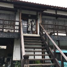 階段上がります～キツい