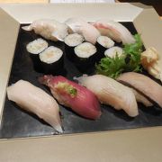 鮮度のよい地魚をメインに千葉県産の新鮮な食材にこだわりがあるお薦めの鮨処です！