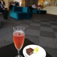 ウェルカムドリンク / ロゼワインとケーキ