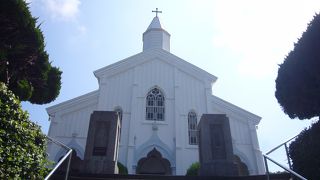 海の近くの教会