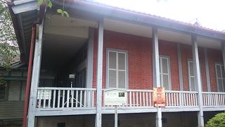 屋根と壁がレンガ色の為、他よりは見ごたえがあるかもしれません