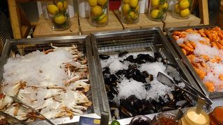 夕食バイキングは豪華