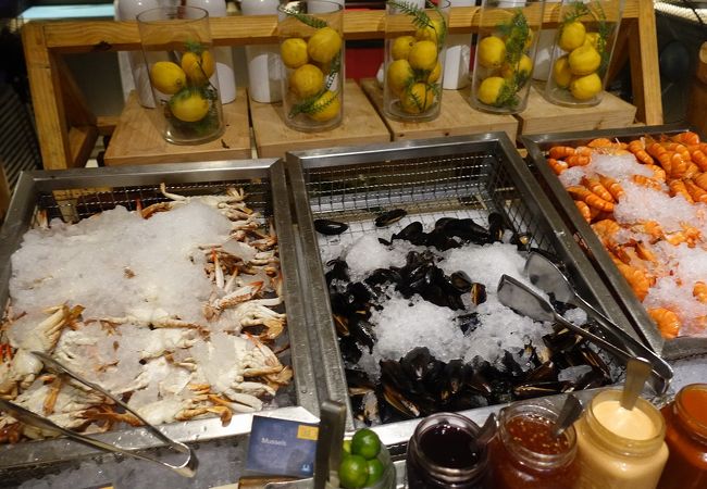 夕食バイキングは豪華