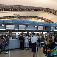 チャイナエアラインのチェックインカウンター