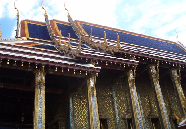 プラサート プラ テーピドーン (ワット プラケオ内) Prasat Phara Thepidon (Wat Phra Kaew)