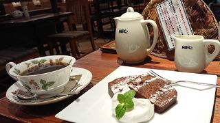 紳士服フロアの喫茶店