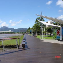 エスプラネードの遊歩道の風景