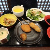 朝食ビュッフェに串カツという大阪らしさ