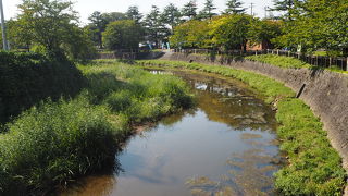 鶴ケ丘城の東側