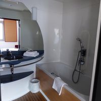 洗面所の左にシャワー用のブースがあります