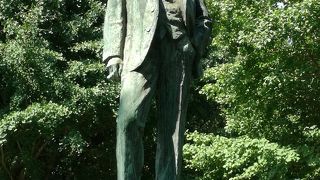 ニコライ堂や鹿鳴館などを建築