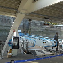 リバーバス　エンバークメントピア