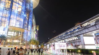 飲食店街は圧巻