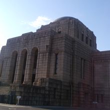 大正時代に立てられた絵画館